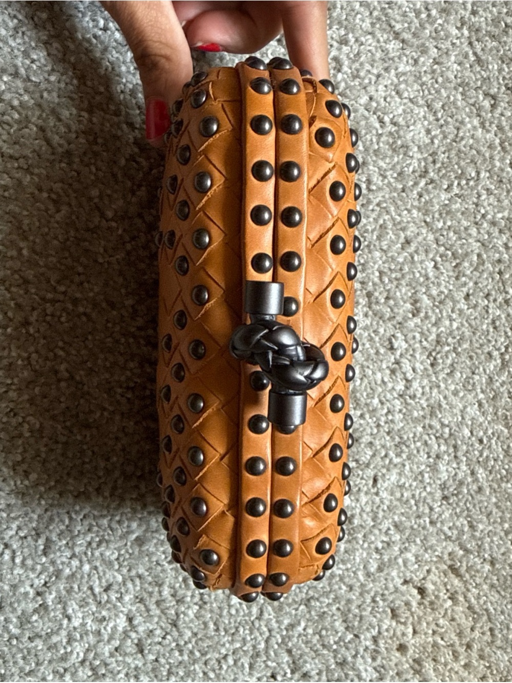 Authentic Bottega Veneta Womens Waxy Nappa Intrecciato Studded Knot Clutch - Picture 4 of 10